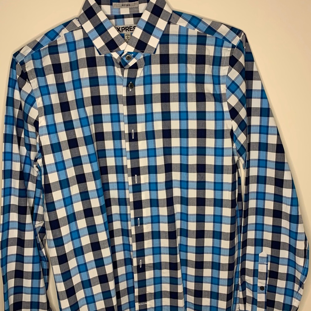 Fitted Men’s Express Button Down*NEW*